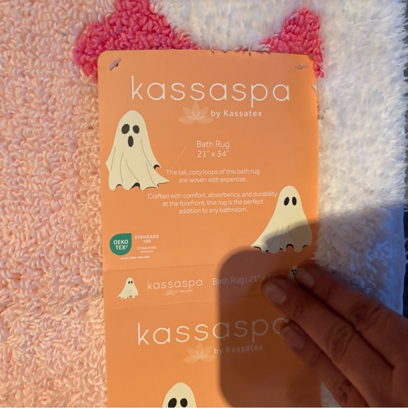 Kassaspa by kassatex 21x34 Bath Mat with Ghost in bathtub Design - Picture 3 of 3